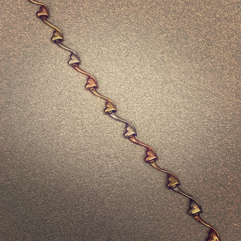 10k Gold Heart Bracelet 7.5 inches
